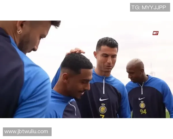 足球明星搞笑瞬间合集让你捧腹大笑的呆萌时刻视频分享 足球明星搞笑瞬间合集让你捧腹大笑的呆萌时刻视频分享