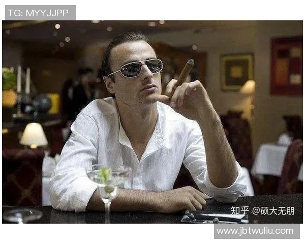 足球明星男士穿搭风格解析时尚潮流与个性魅力的完美结合 足球明星男士穿搭风格解析时尚潮流与个性魅力的完美结合