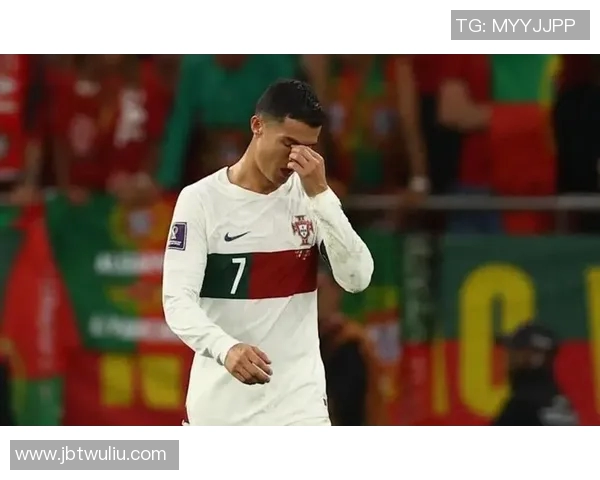 登贝莱在球场上的闪耀表现引发球迷热议未来发展潜力无限